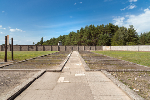 Berlijn: wandeltour Monument Sachsenhausen, kleine groepGroepstour in het Engels