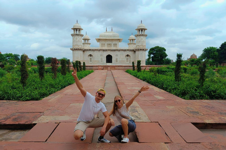 Från Delhi: Taj Mahal &amp; Agra privat dagsutflykt med transferTur med AC-bil, förare och guide