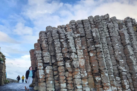 Belfast: Giant's Causeway and Derry Guided Day Trip