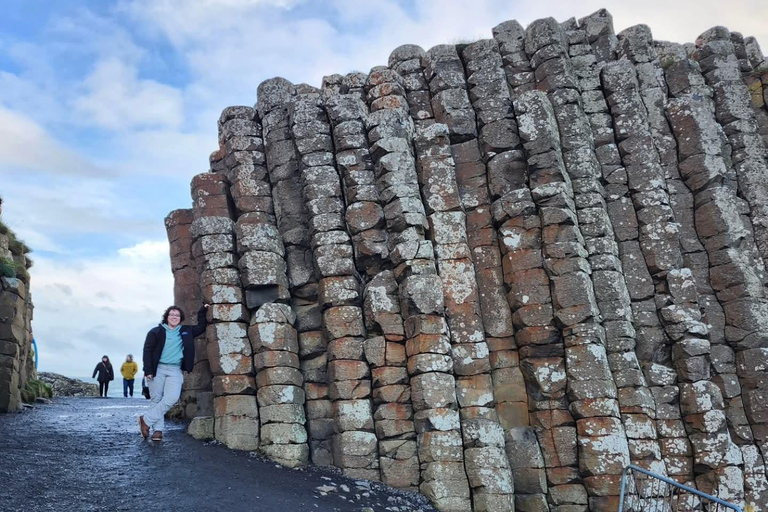Belfast: Giant's Causeway and Derry Guided Day Trip