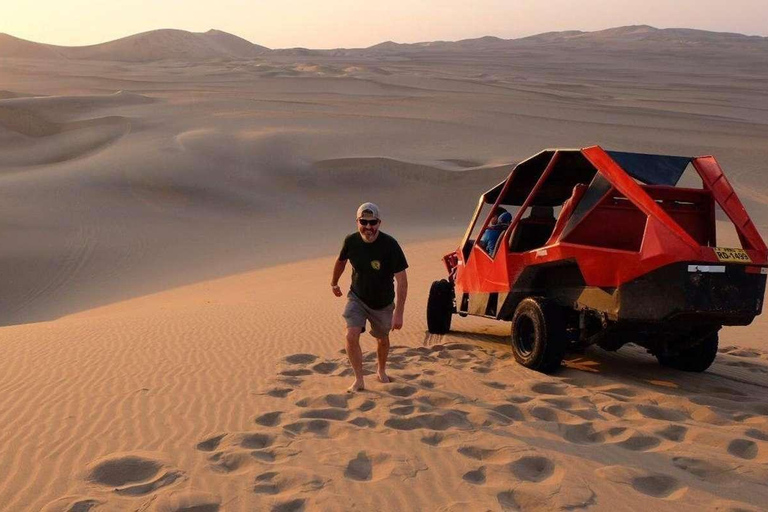 Huacachina: Private transportation tour with Pisco tasting