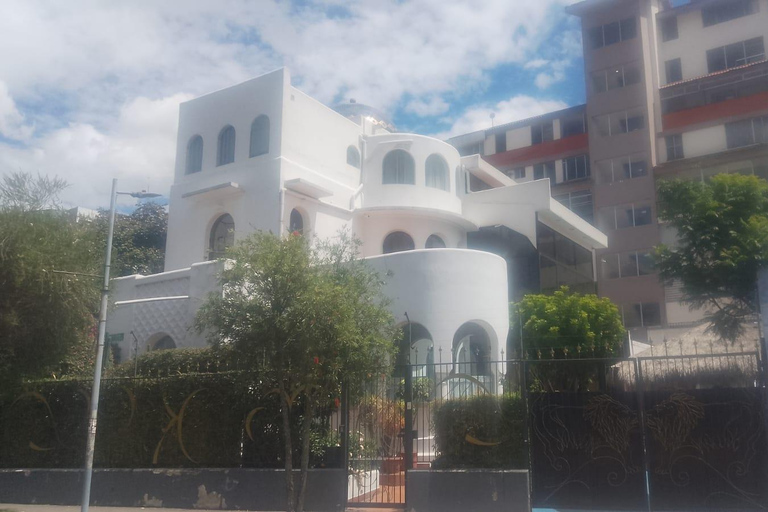 Quito - La Mariscal District: heritage houses and the artisan market 2 Short