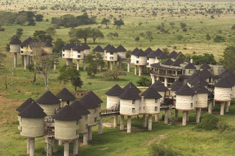 Nairobi: Amboseli & Tsavo East 2-Day Safari with Guide