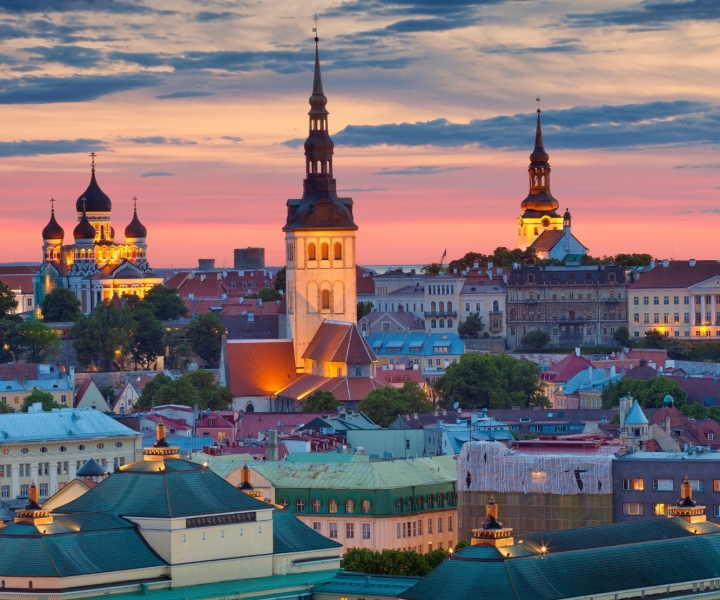 Tallinn: City Exploration Game and Tour