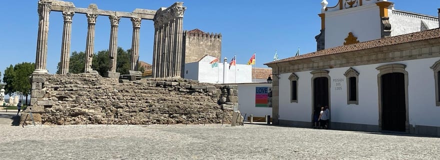 Depuis Lisbonne : Évora, chapelle des ossements et visite d'un temple romain