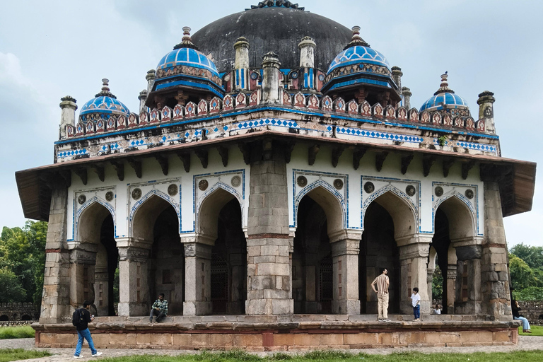 Tour de día completo por lo mejor de Delhi: cultura, comida y monumentosTour guiado en grupo de un día completo