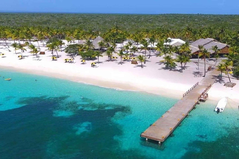 Catalina Island Catamaran Cruise with Lunch from Bayahibe