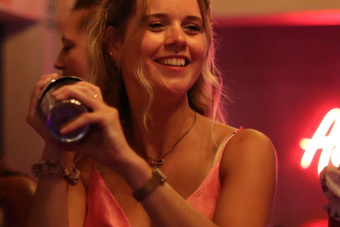 Cocktail Class in Madrid: Shake, Drink & Party