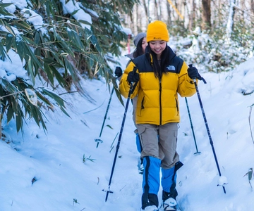 Lake Tachibana: Snowshoe to a frozen lake!