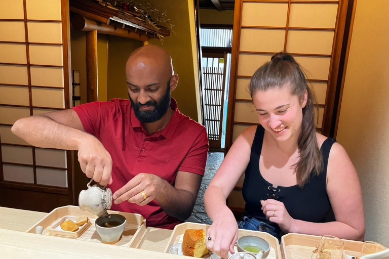 Nara: Een volledig privétour om je favoriete thee te ontmoeten奈良: 伝統的日本家屋で日本茶と伝統工芸に触れる 90分コース