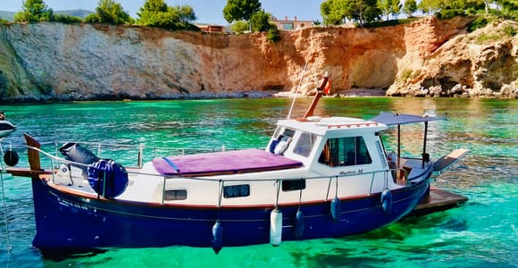 Mallorca: private Fahrt mit einem traditionellen Boot, versteckte Strände