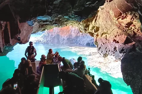 Peniche: Wycieczka katamaranem na wyspę Berlengas z wyprawą do jaskiń