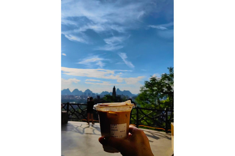 Guilin: Private City Tour with Coffee & Street Food