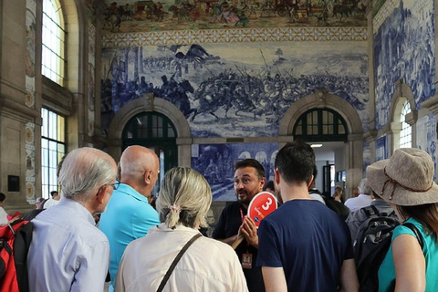 Tour de un dia en minibús por Oporto, almuerzo y vinoTour con punto de encuentro