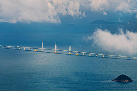 Zhuhai: Bridge Boat Tour, Qi'ao Island & Lunch Day Trip