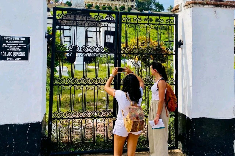 From Lagos: Ghana Castles & Kakum Park with Local Tour Guide