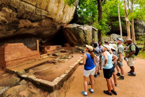 Au départ de Dambulla : le rocher de Sigiriya et l'ancienne ville de Polonnaruwa
