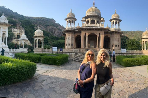 Private 6-Day Golden Triangle & Udaipur Luxury Tour Car + Guide + Monuments Tickets + 3 Star Accommodation