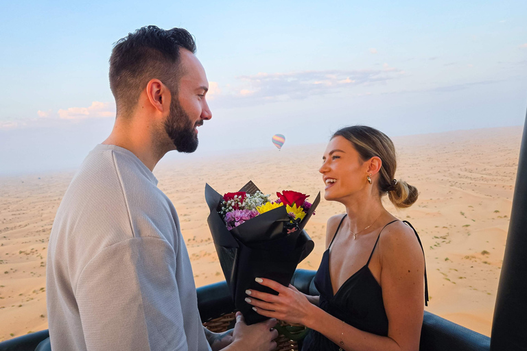 Dubai: Paseo en Globo Aerostático al Amanecer con Traslados