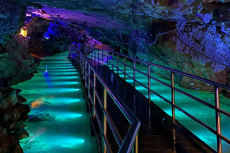 Zhangjiajie：Huanglong Cave & Underground Boat Tour Pass