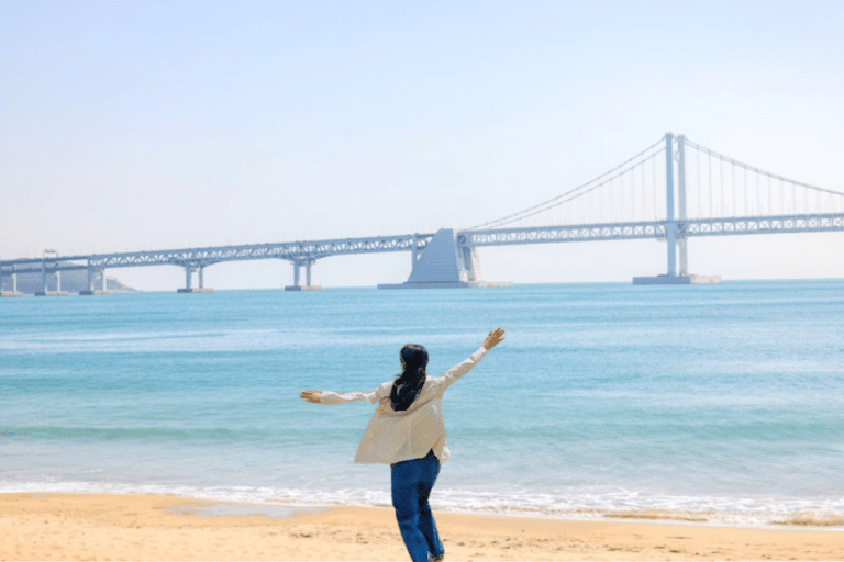 Busan: Taejongdae, crucero aéreo, pueblo y playa de GamcheonExcursión en grupo, encuentro en la estación de Seomyeon