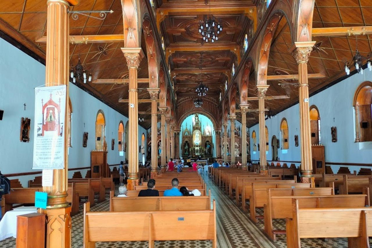 MEDELLIN: TOUR INGLÊS GUATAPE + PEÑOL VELHO + MALECON + BARCO RUMBERO