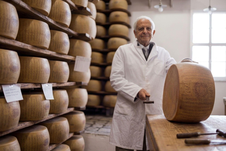 From Milk to Wheels: Parmesan Tour & Tasting in Parma Parmesan Tour in Parma - German