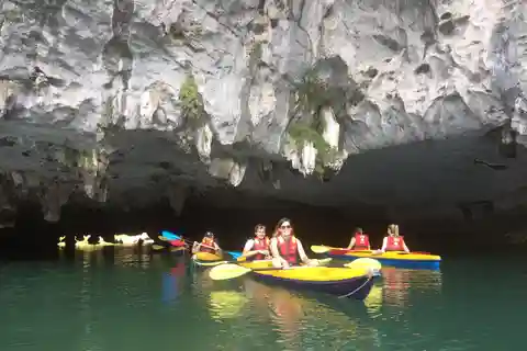 Bahía de Lan ha: 2D en cruceros acogedores- bicicleta, kayak, comidas,entradas