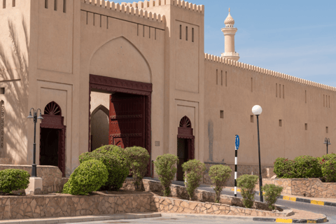 Goditi il tuo weekend: Tour di un giorno intero a Nizwa, Bahla e Hamra