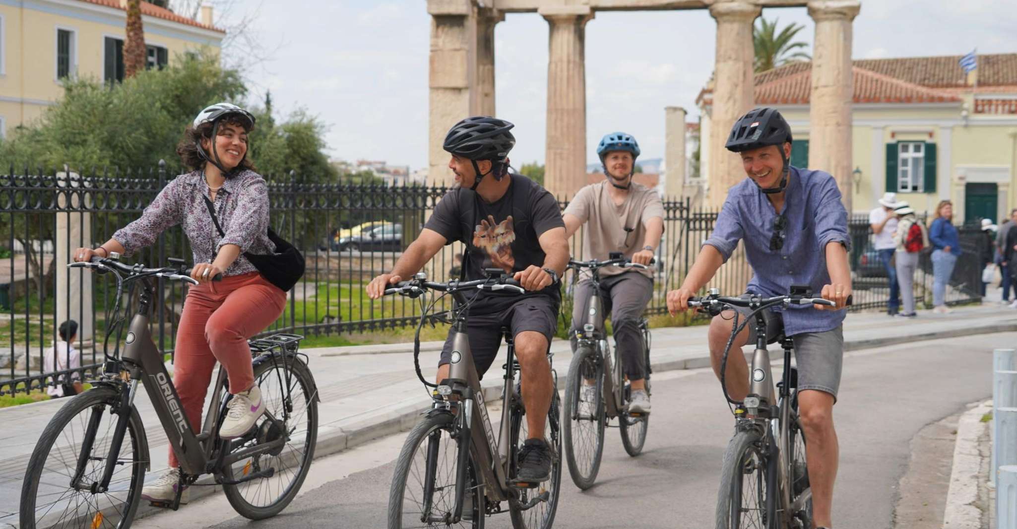 Athens: Small Group City Bike tour