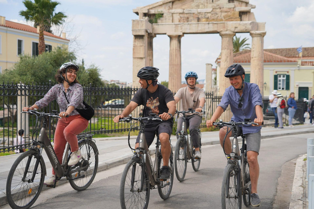 Athens: Small Group City Bike tour