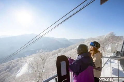 From Tokyo: Naeba Ski Resort Day Trip with Lift Pass Ski or Snowboard Gear Rental Option