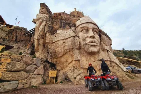Nova atração Abode of the Gods em moto-quatro