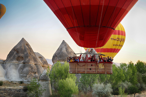 Cappadocia: Alba in mongolfiera sui camini delle fate