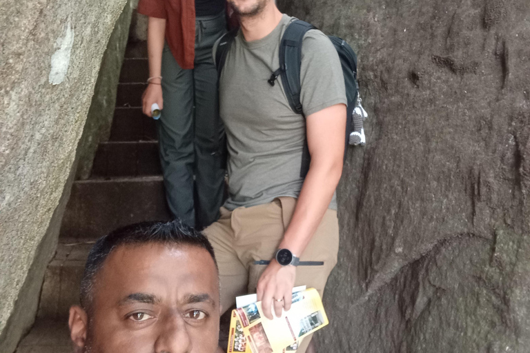 Kandy Full-Day Cultural & Scenic Tour with Local Guide