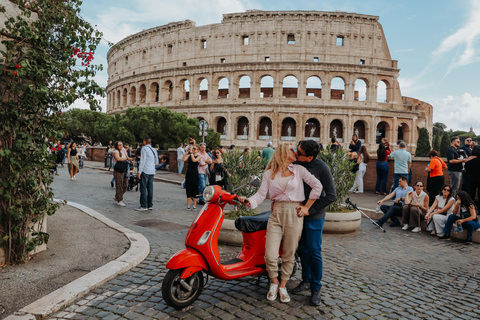 Rome: Vespa Ride in the Streets with Photography Vespa tour