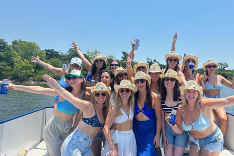 Charleston: Noleggio barca privata; Capitano e accompagnatore; Fino a 22 personeBarca privata con capitano: 3 ore da 15 a 18 passeggeri