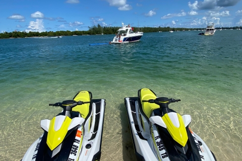 Miami Beach Jetskis + Promenade en bateau gratuite2 Jetski, 2 personnes, 1 heure + balade en bateau gratuite Tous frais payés