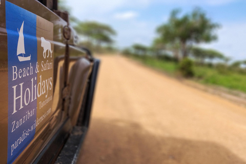 Depuis Zanzibar : Safari de nuit dans le Selous G.R. avec volssafari partagé