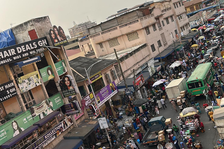 Makola Market Walking Tour: Fun, Snacks & Souvenir
