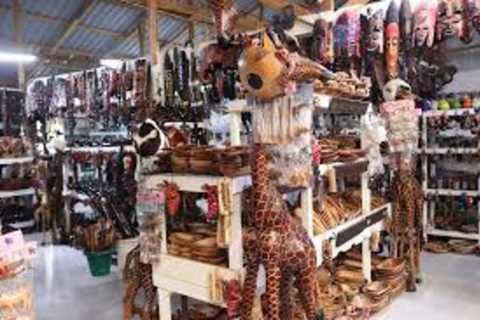 Nairobi: Souvenir Shopping and Historical Half-Day Tour