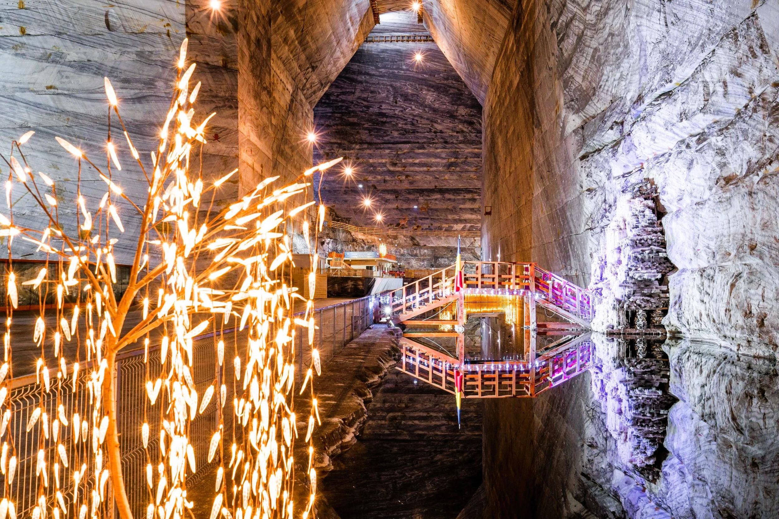 Ab Bukarest: Tagestour zu Draculas Grab und zum Salzbergwerk Slanic