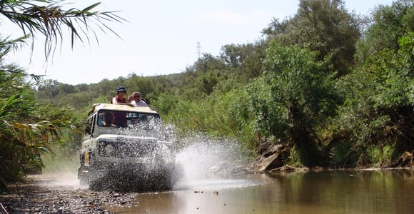 From Albufeira: Algarve Jeep Safari with Tastings & Lunch