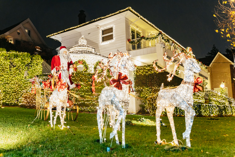 NYC: Dyker Heights Christmas Lights & Skyline View Bus Tour Dyker Heights Christmas Lights & Skyline Bus Tour in English