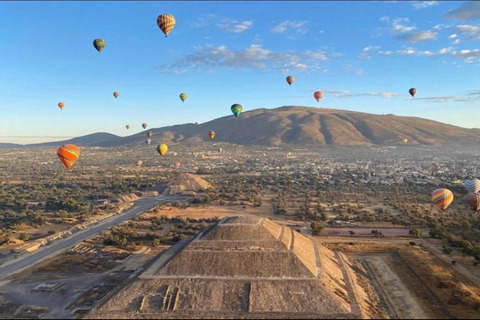 Meksyk: Balon na ogrzane powietrze nad Teotihuacán ze śniadaniemLot balonem na ogrzane powietrze tylko z prezentem-niespodzianką!!!!