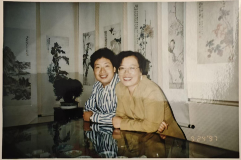 Hangzhou: Dine at Local Home with English Speaking Hosts