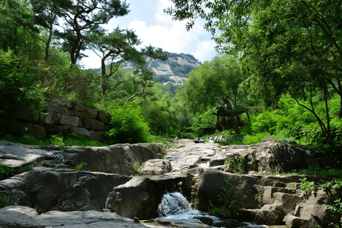 Randonnée dans la forteresse cachée de Séoul : sentier secret vers les saveurs de Seochon
