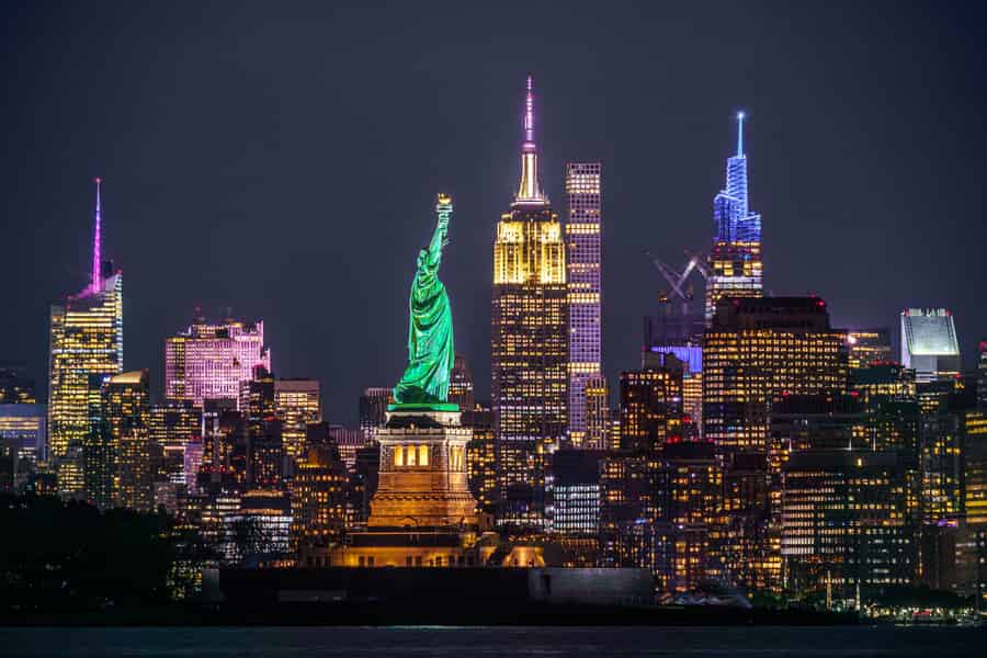NYC bei Nacht: 3-stündige luxuriöse Bustour zu den wichtigsten Highlights. Foto: GetYourGuide