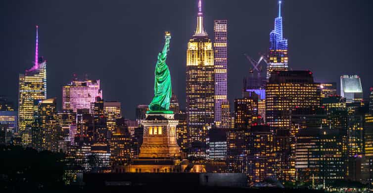 NYCatNight:3-HourLuxuryBusTourofTopHighlights