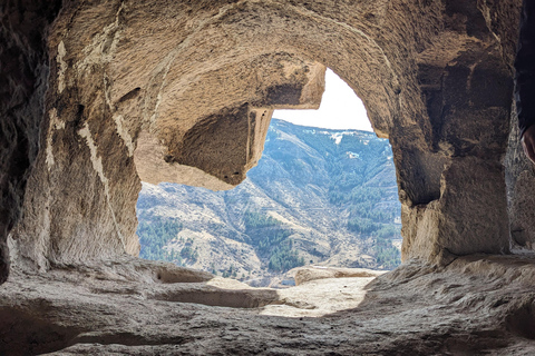 Vardzia. Jezioro Paravani, Khertvisi i zamek Lomsia, RabatiPrywatny